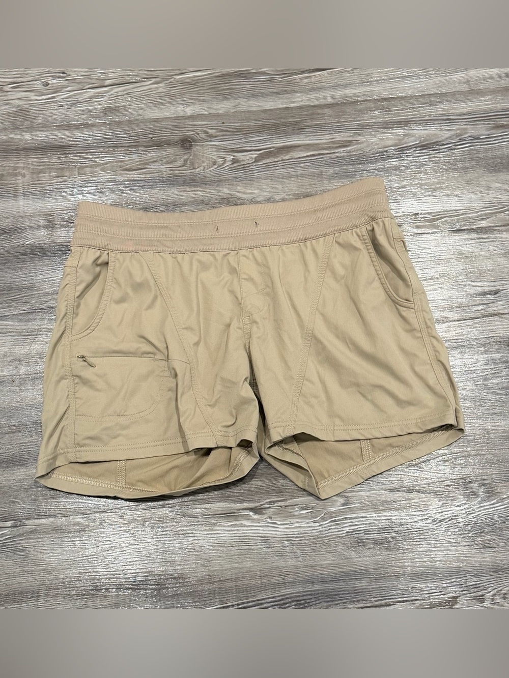 The North Face Women’s Khaki Beige Performance Athletic Shorts size Large